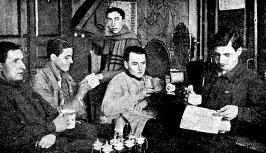 Молодые бакинские члены СКВ (слева направо: сидят – Хлоченко, Турген, Глазов, Шимаев; стоит - ?) , 1929 г.