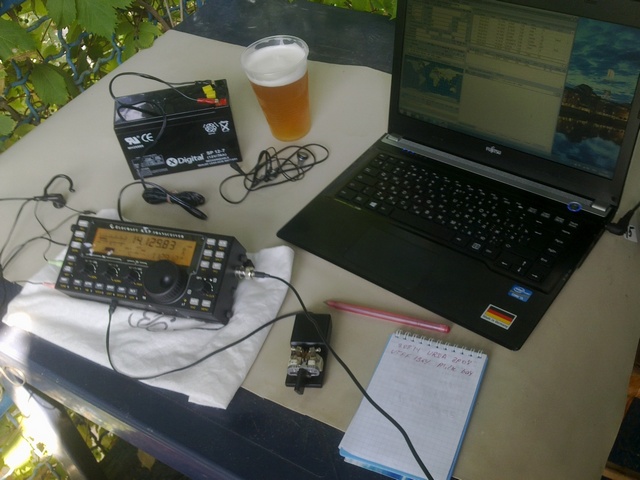 Это рабочее место моей QRP станции.