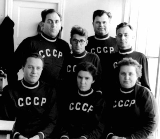 Сборная ДОСААФ (В. Сомов в верхнем ряду справа).